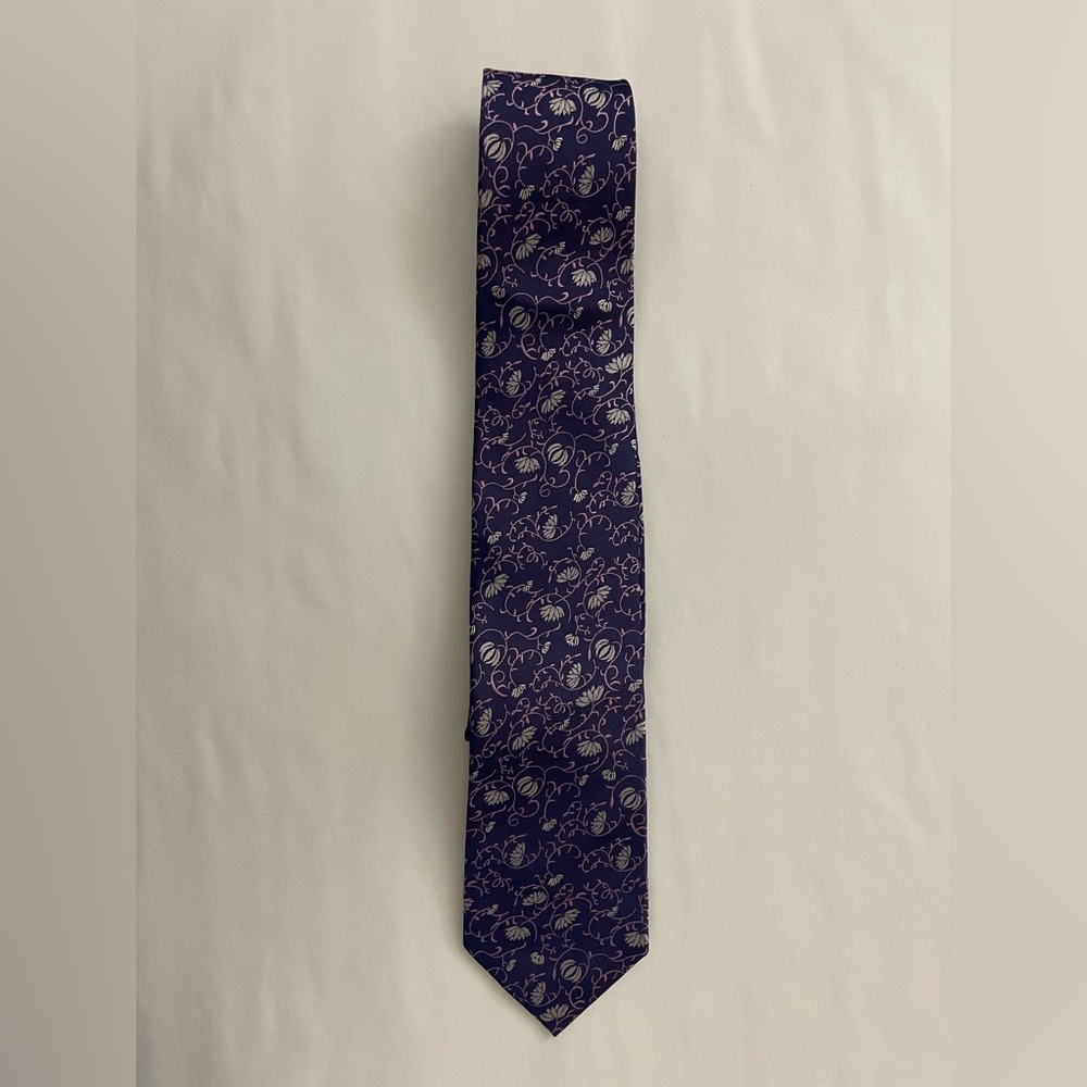 Vintage purple floral necktie
